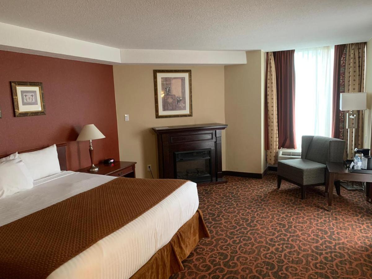 Ramada By Wyndham Niagara Falls/Fallsview Esterno foto