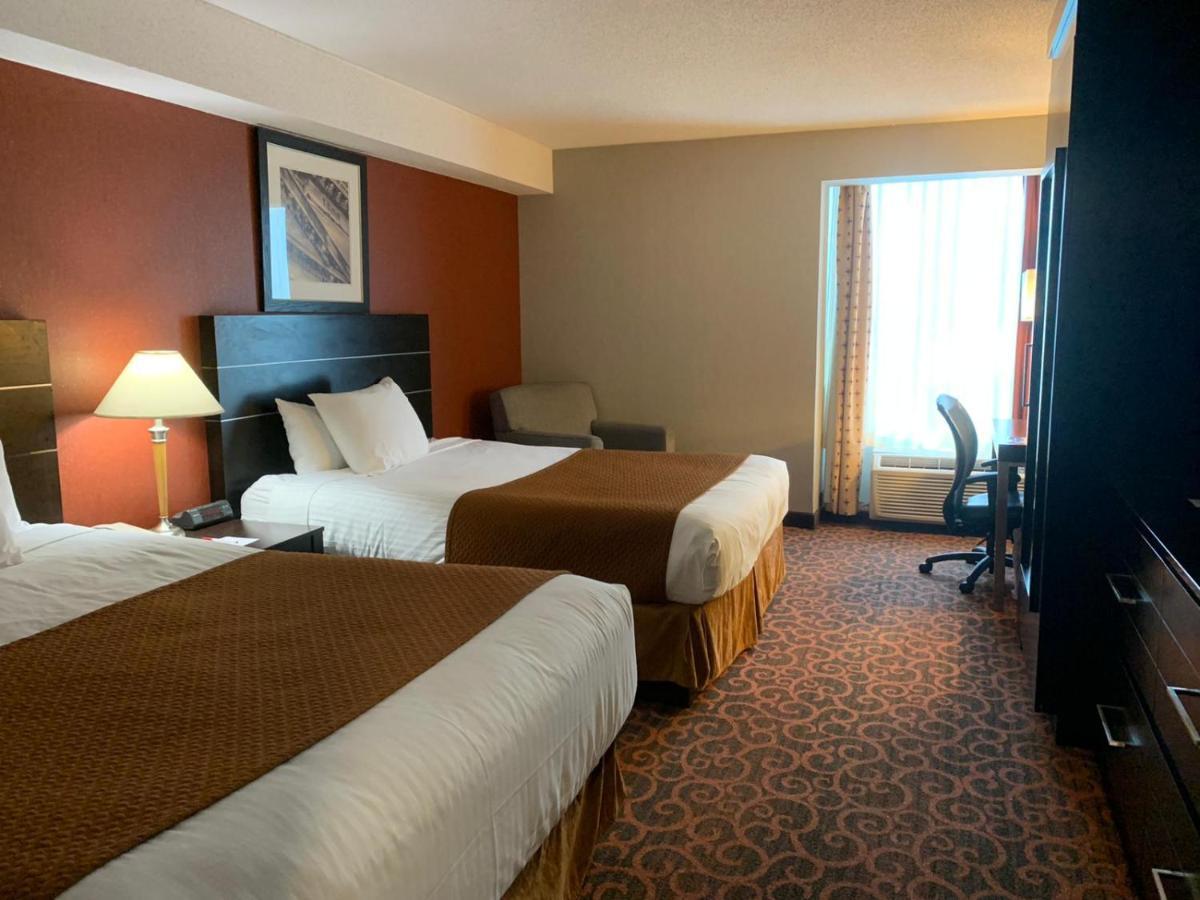 Ramada By Wyndham Niagara Falls/Fallsview Esterno foto