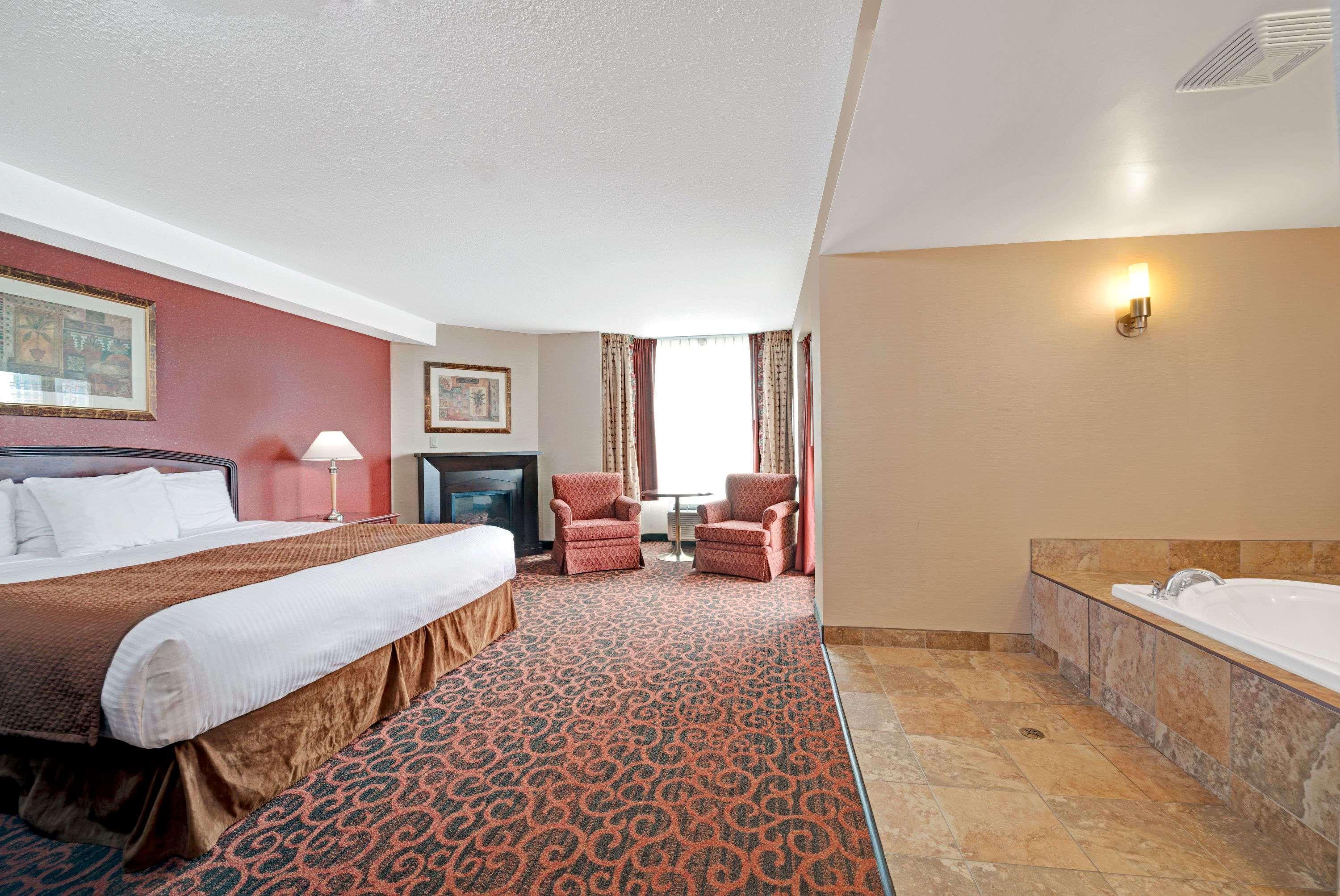 Ramada By Wyndham Niagara Falls/Fallsview Esterno foto