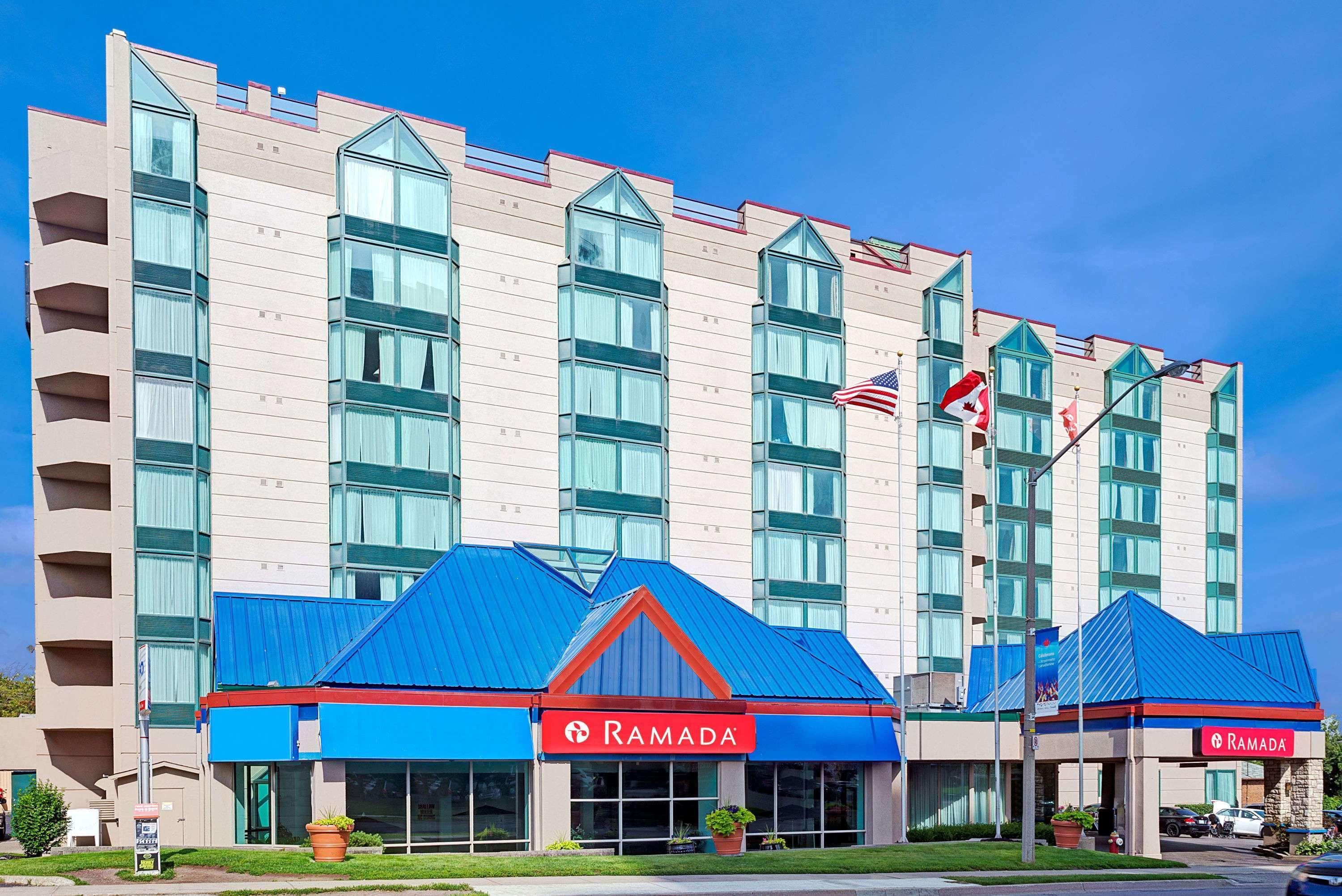 Ramada By Wyndham Niagara Falls/Fallsview Esterno foto
