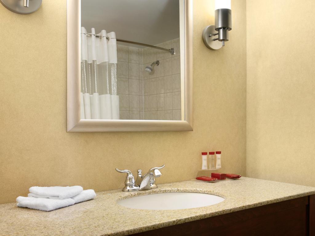 Ramada By Wyndham Niagara Falls/Fallsview Camera foto