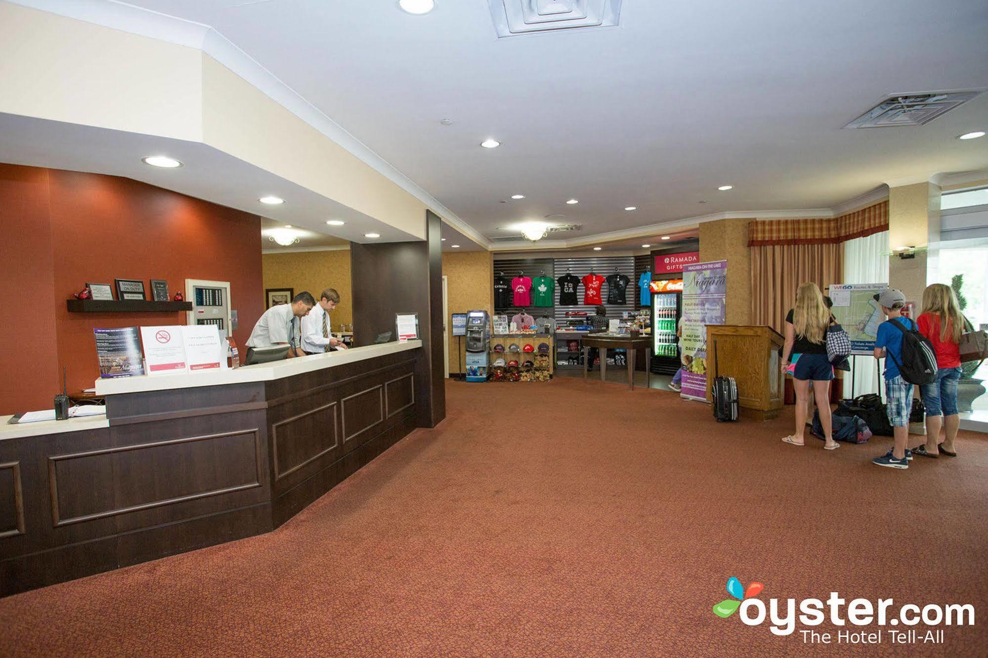 Ramada By Wyndham Niagara Falls/Fallsview Esterno foto